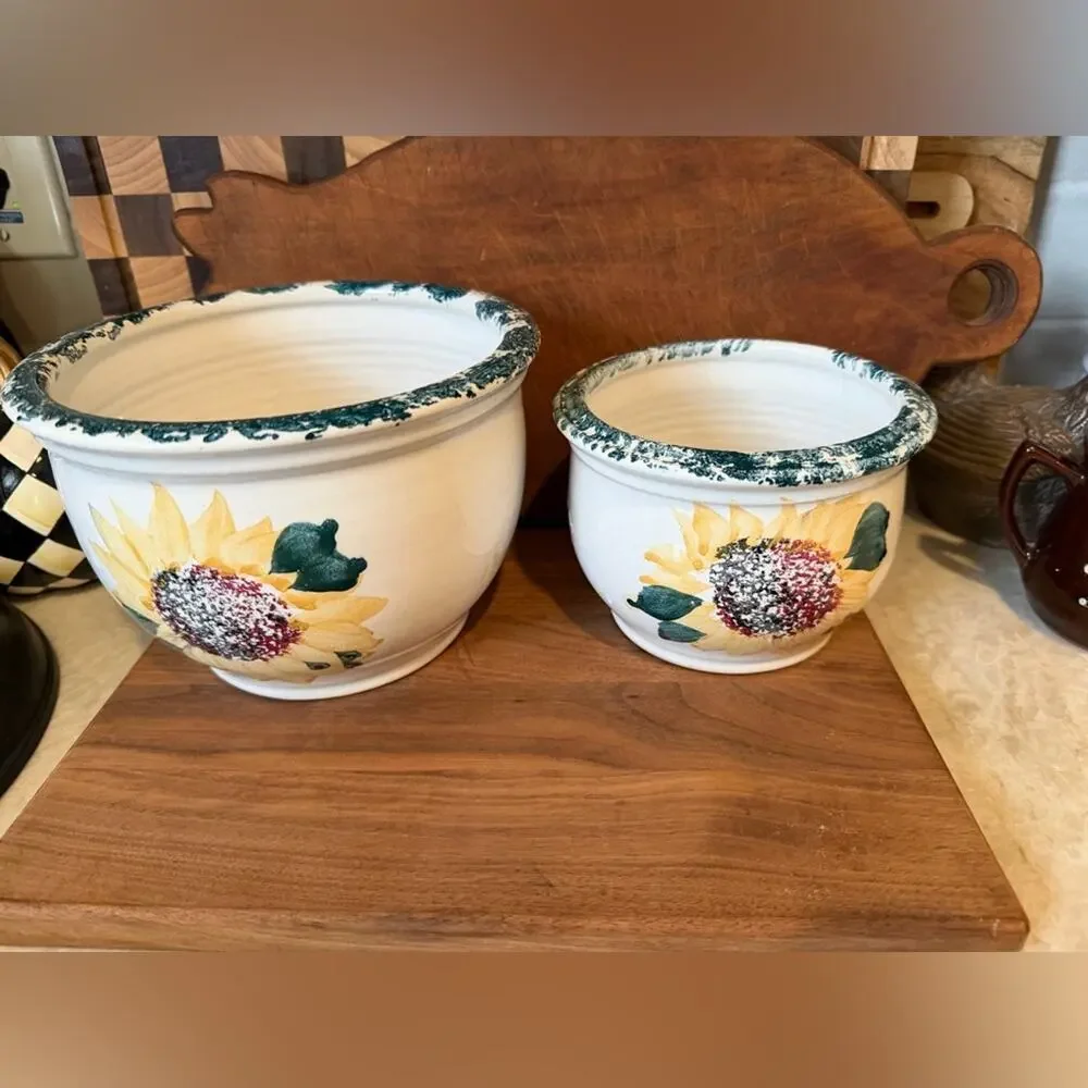 Vintage Contemporary Pottery Ltd. Sunflower planters set of two